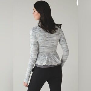 Lululemon Women's Heathered Gray Hustle in Your Bustle Long Sleeve Jacket 8